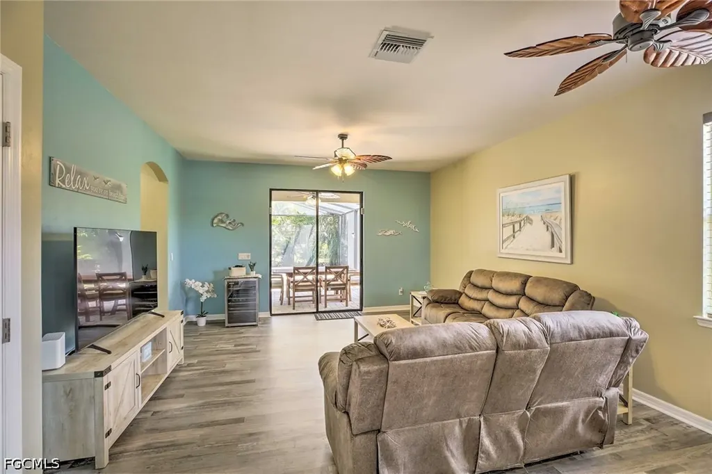 4521 SW 10th Avenue Cape Coral FL 33914