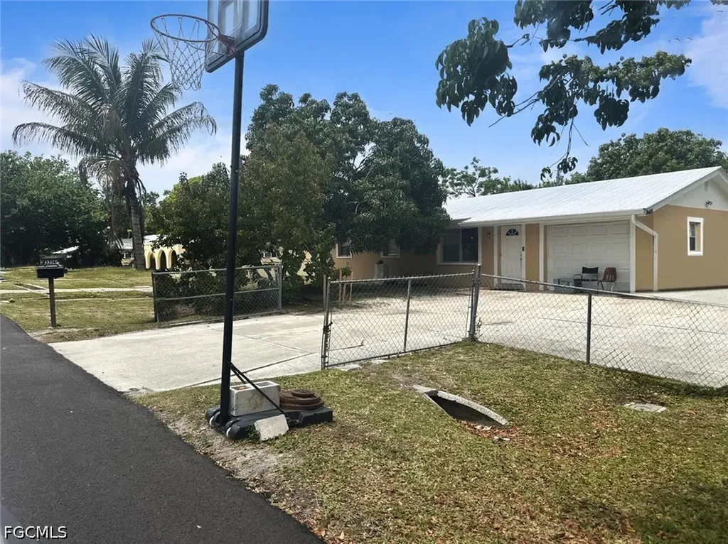 13314 2nd Street Fort Myers FL 33905