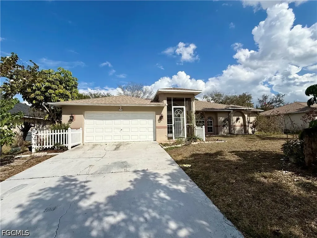1713 SW 10th Place Cape Coral FL 33991
