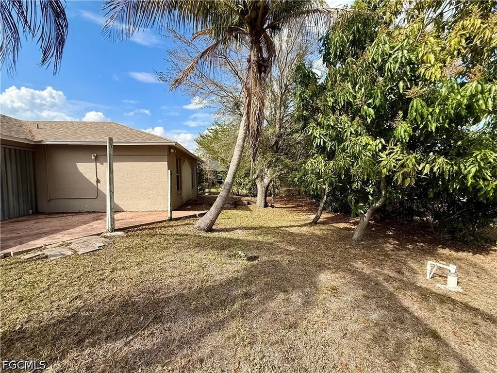 1713 SW 10th Place Cape Coral FL 33991