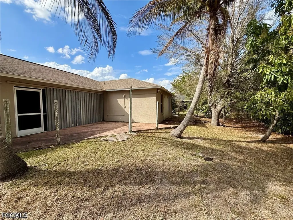 1713 SW 10th Place Cape Coral FL 33991