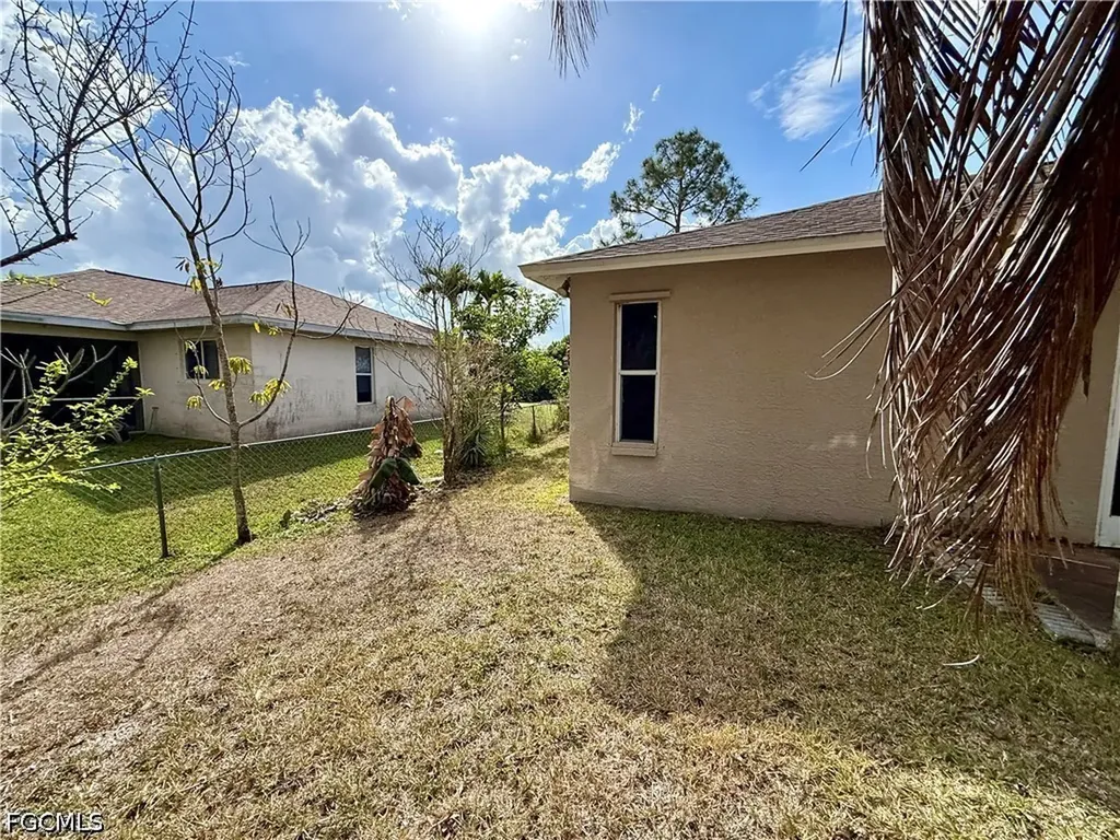 1713 SW 10th Place Cape Coral FL 33991