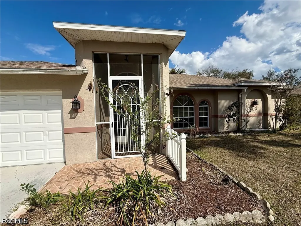 1713 SW 10th Place Cape Coral FL 33991