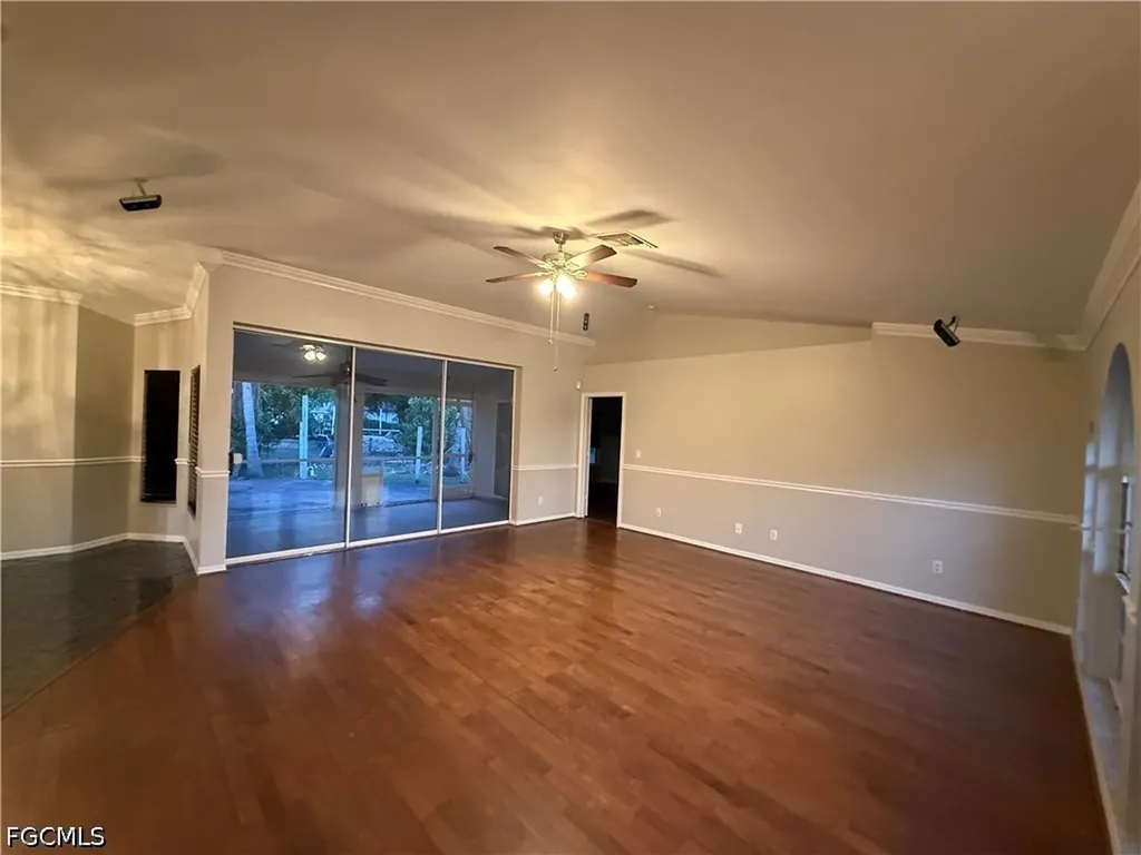 1713 SW 10th Place Cape Coral FL 33991