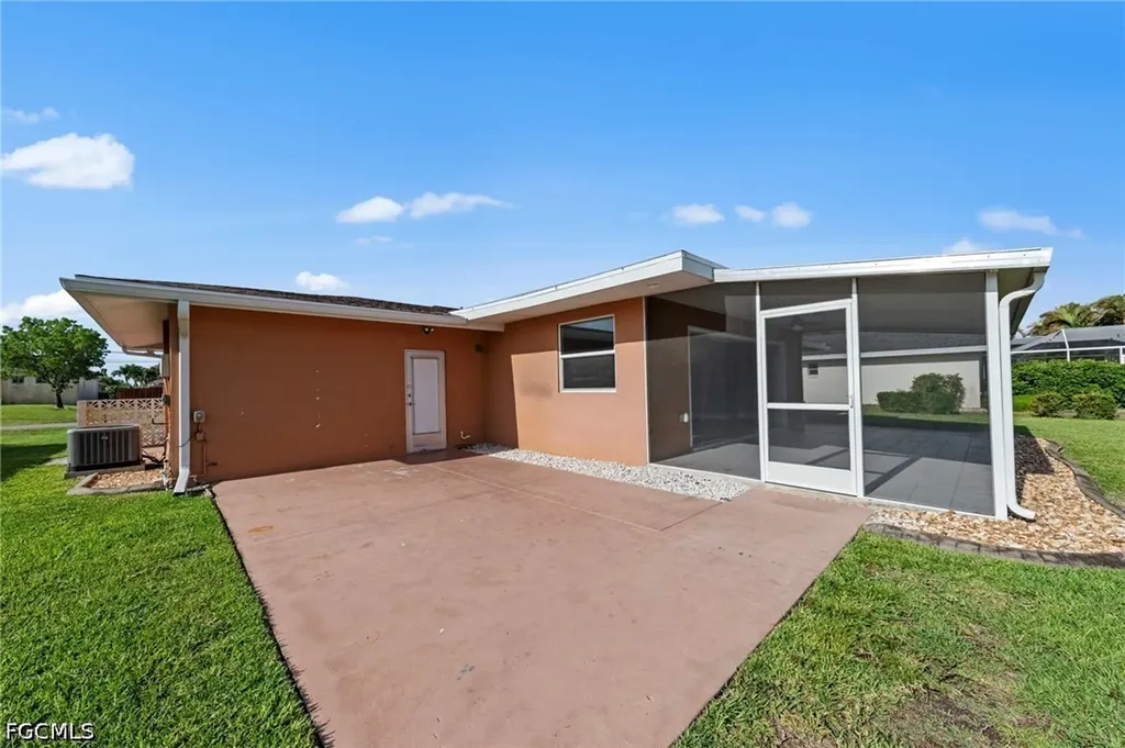 167 SW 53rd Street Cape Coral FL 33914