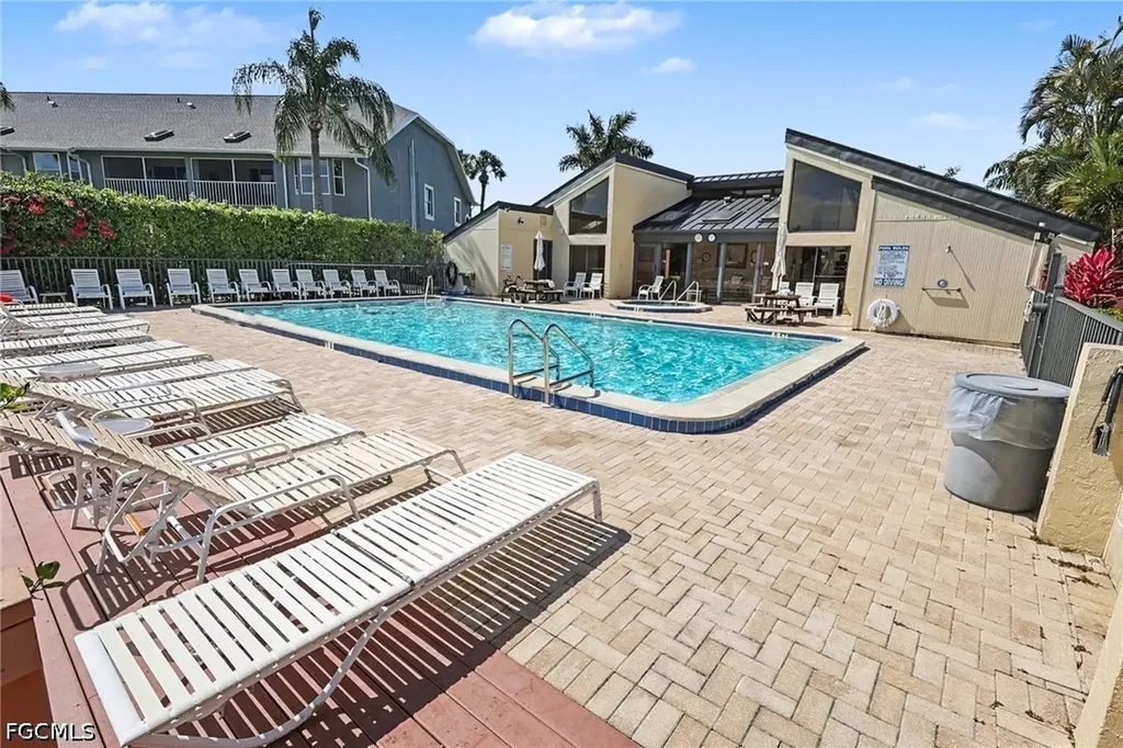 4703 SE 17th Place Cape Coral FL 33904