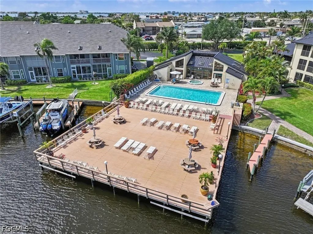 4703 SE 17th Place Cape Coral FL 33904