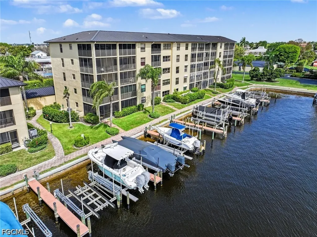 4703 SE 17th Place Cape Coral FL 33904