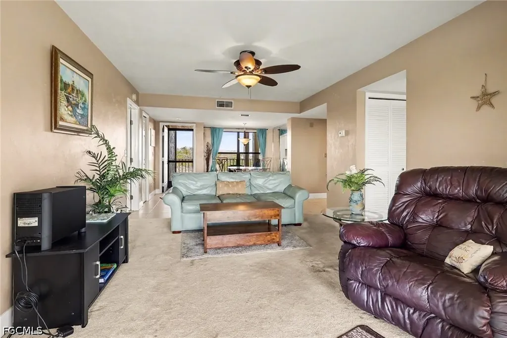 4703 SE 17th Place Cape Coral FL 33904