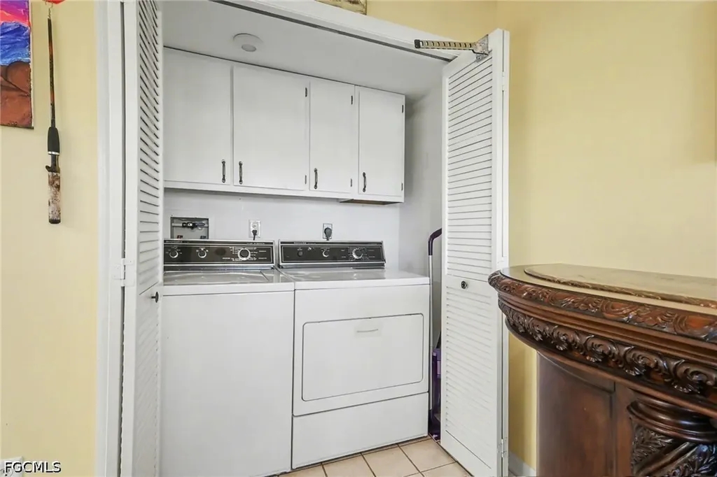 4703 SE 17th Place Cape Coral FL 33904