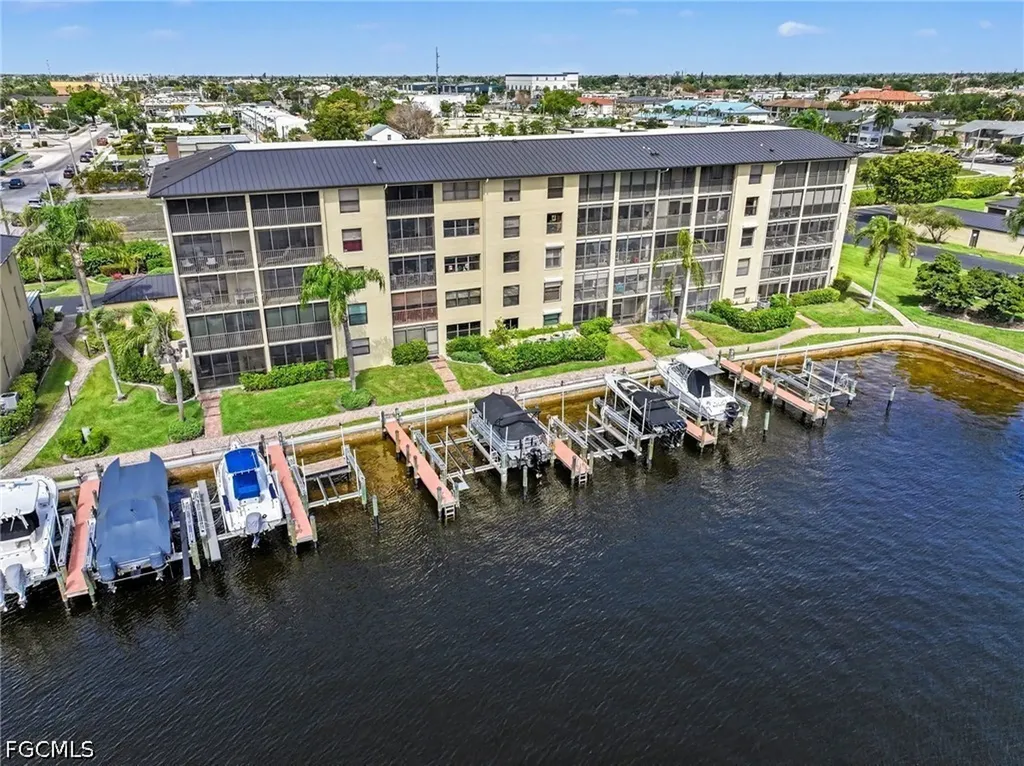 4703 SE 17th Place Cape Coral FL 33904