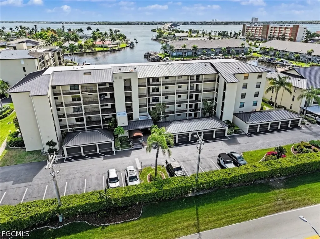 4703 SE 17th Place Cape Coral FL 33904