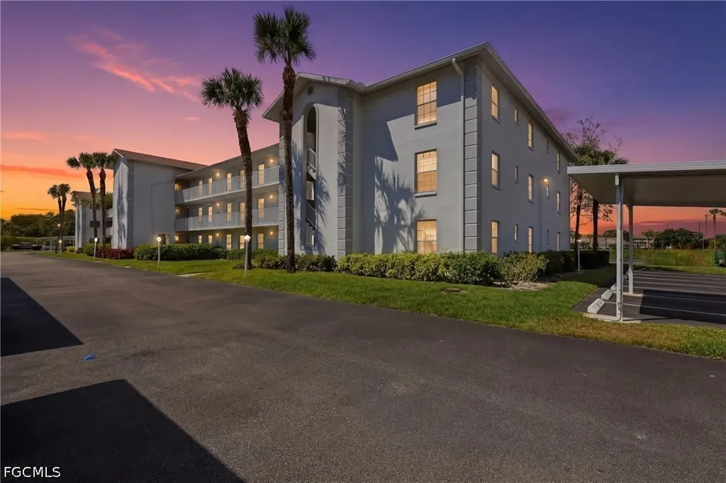 Naples FL, 9580 Victoria Lane, Unit A102