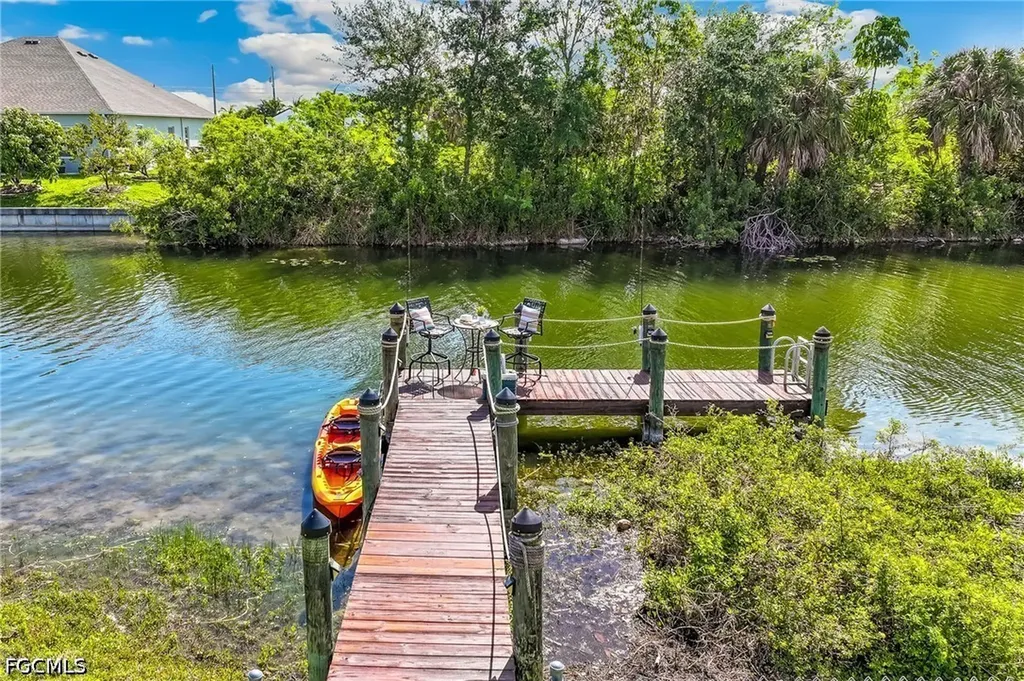 311 NE 17th Place Cape Coral FL 33909