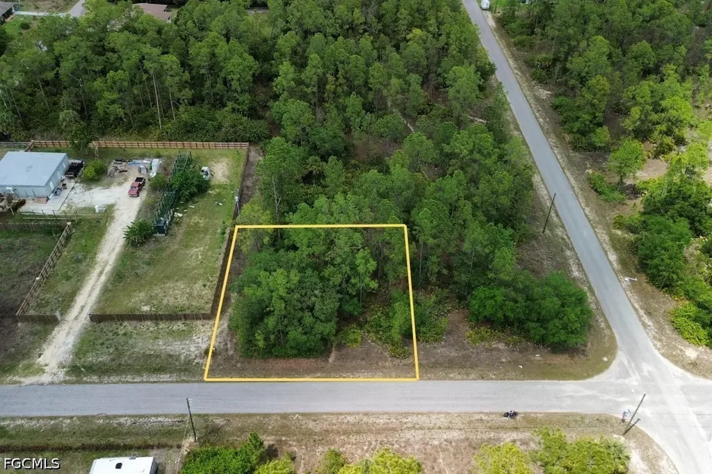 2505 E 13th Street Lehigh Acres FL 33972