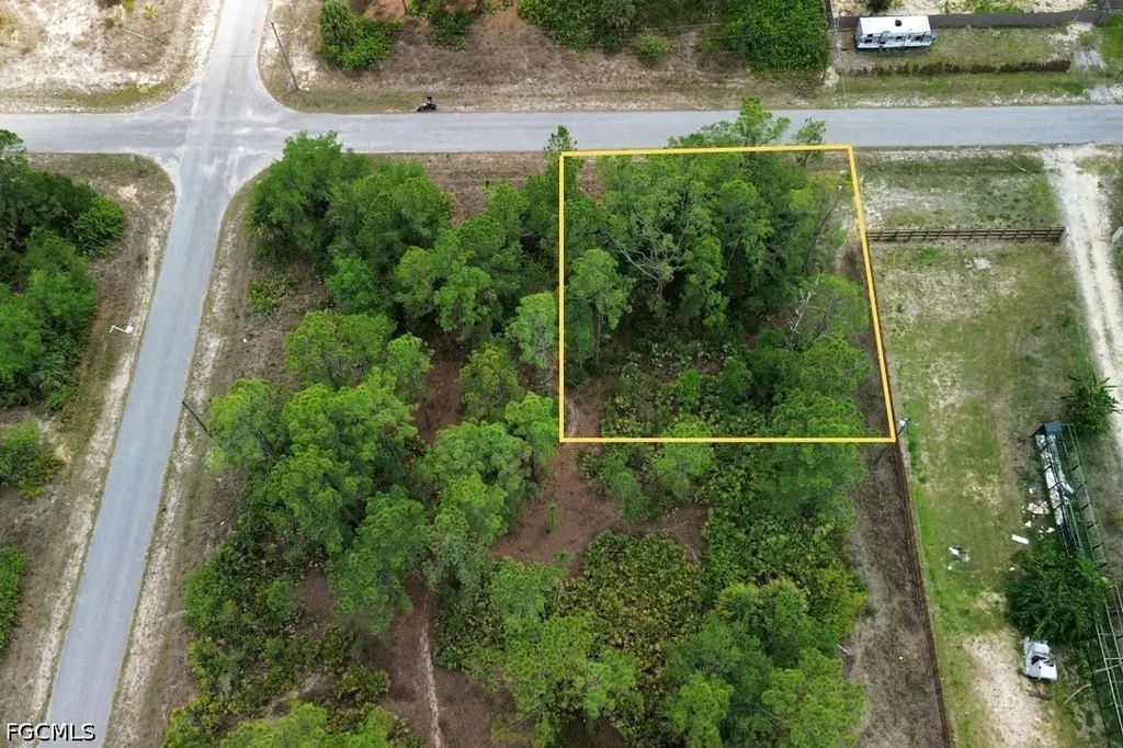 2505 E 13th Street Lehigh Acres FL 33972