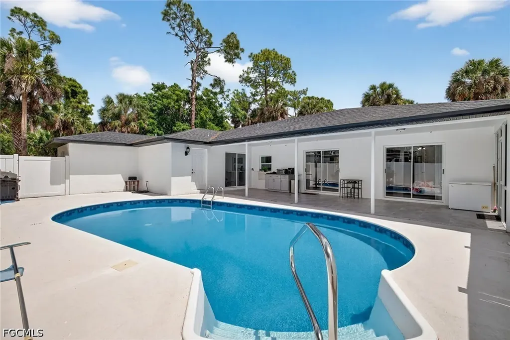 1641 8th Street NE Naples FL 34120