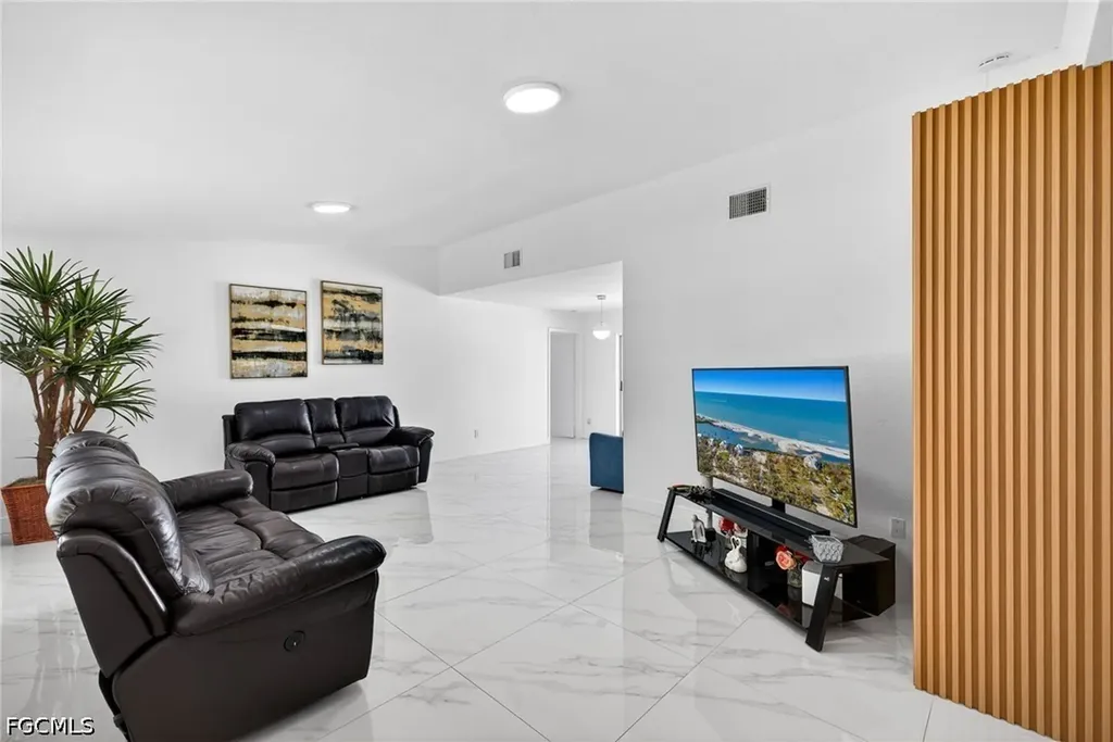 1641 8th Street NE Naples FL 34120