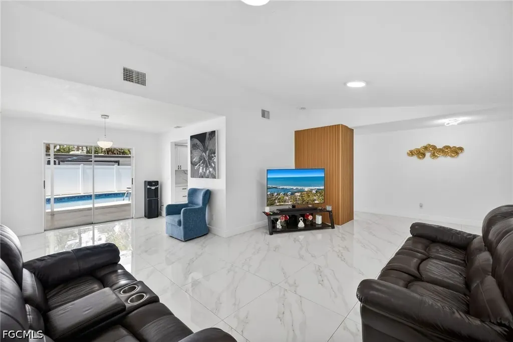 1641 8th Street NE Naples FL 34120