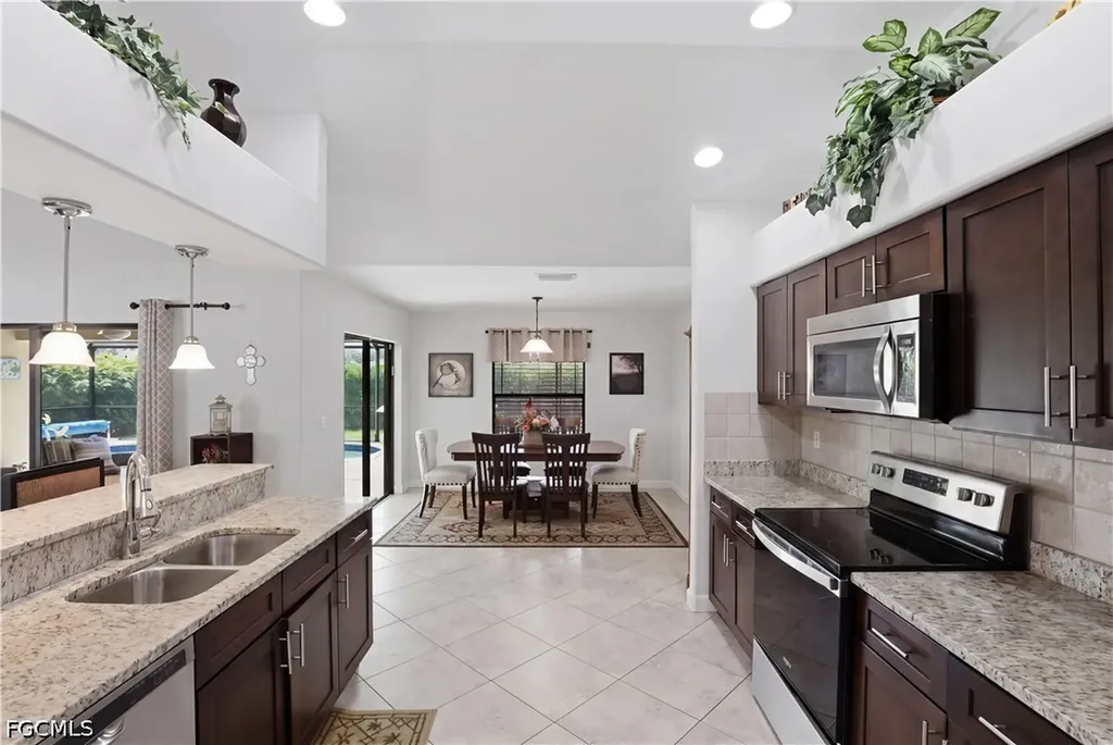4702 SW 20th Avenue Cape Coral FL 33914