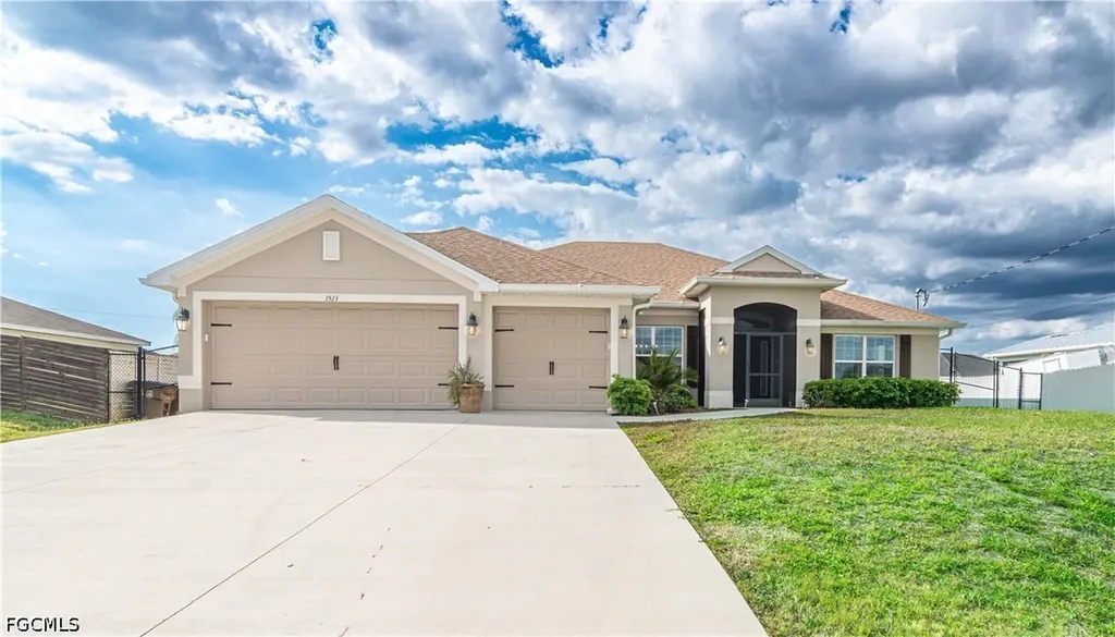 1513 NE 43rd Terrace Cape Coral FL 33909