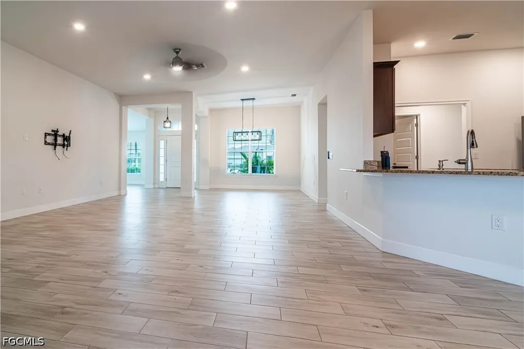 1513 NE 43rd Terrace Cape Coral FL 33909
