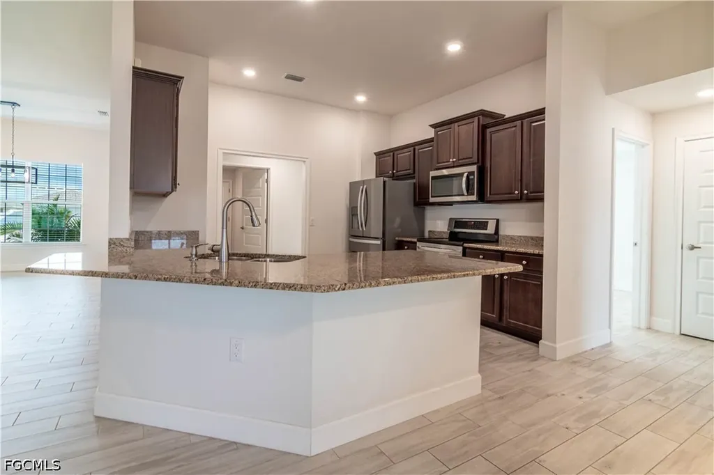 1513 NE 43rd Terrace Cape Coral FL 33909