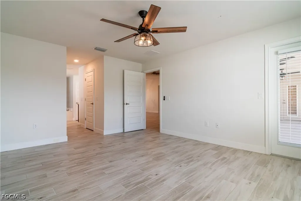 1513 NE 43rd Terrace Cape Coral FL 33909