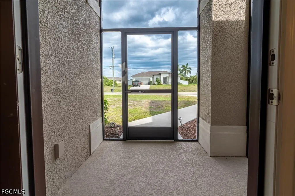 1513 NE 43rd Terrace Cape Coral FL 33909