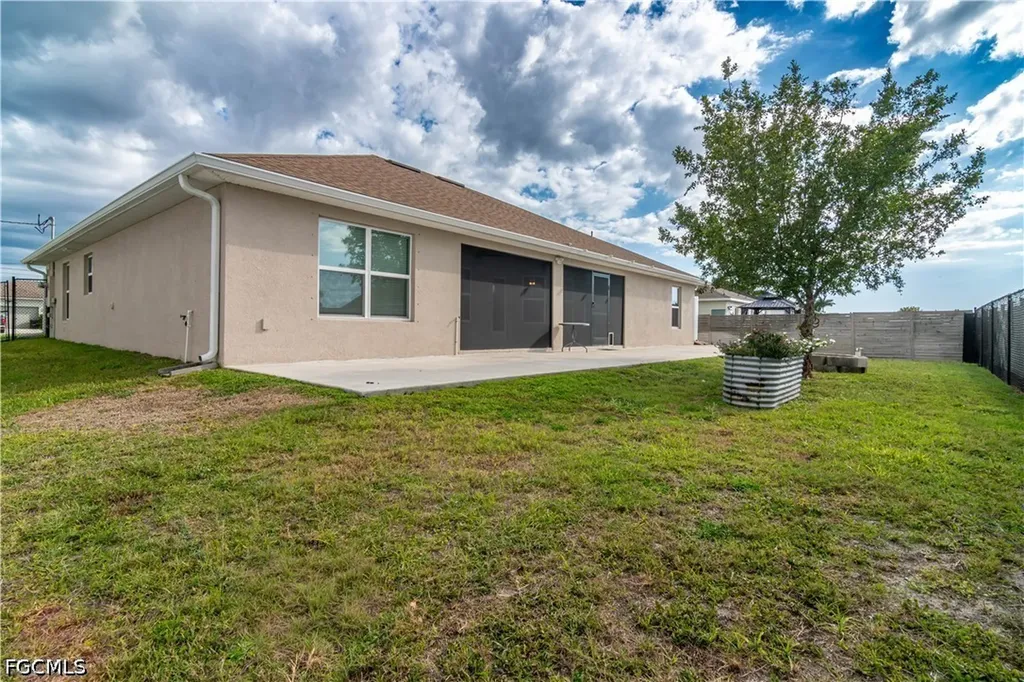 1513 NE 43rd Terrace Cape Coral FL 33909