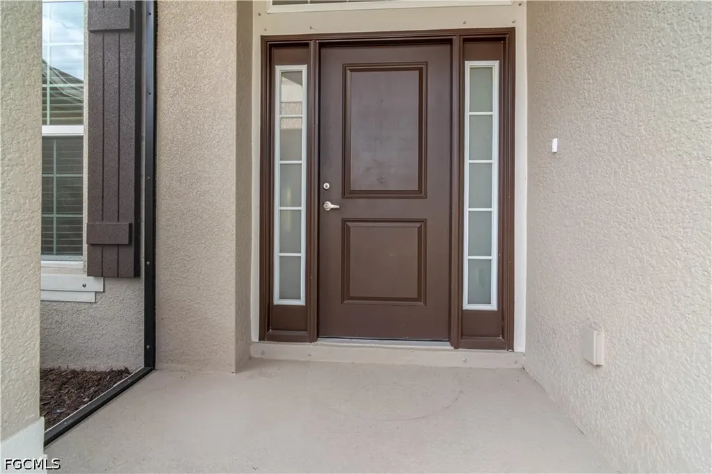 1513 NE 43rd Terrace Cape Coral FL 33909