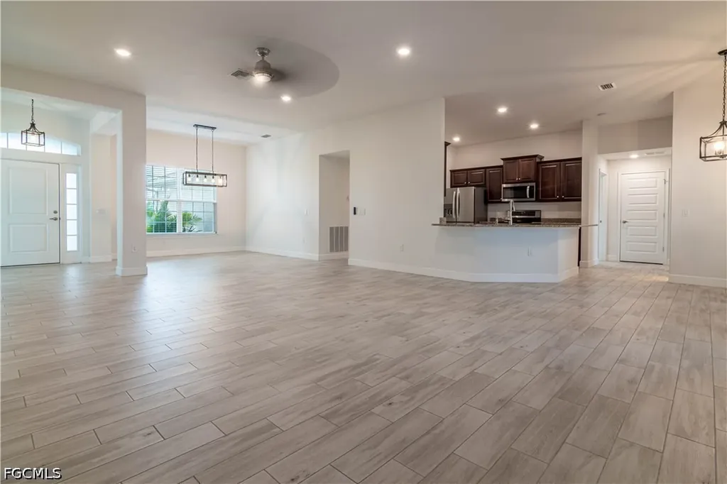 1513 NE 43rd Terrace Cape Coral FL 33909