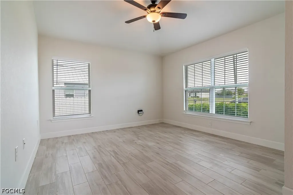 1513 NE 43rd Terrace Cape Coral FL 33909
