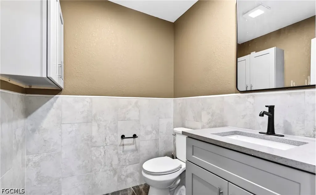 236 Pondella Road North Fort Myers FL 33903