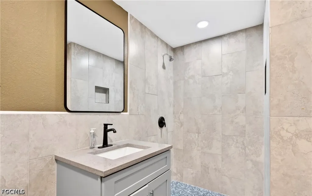 236 Pondella Road North Fort Myers FL 33903