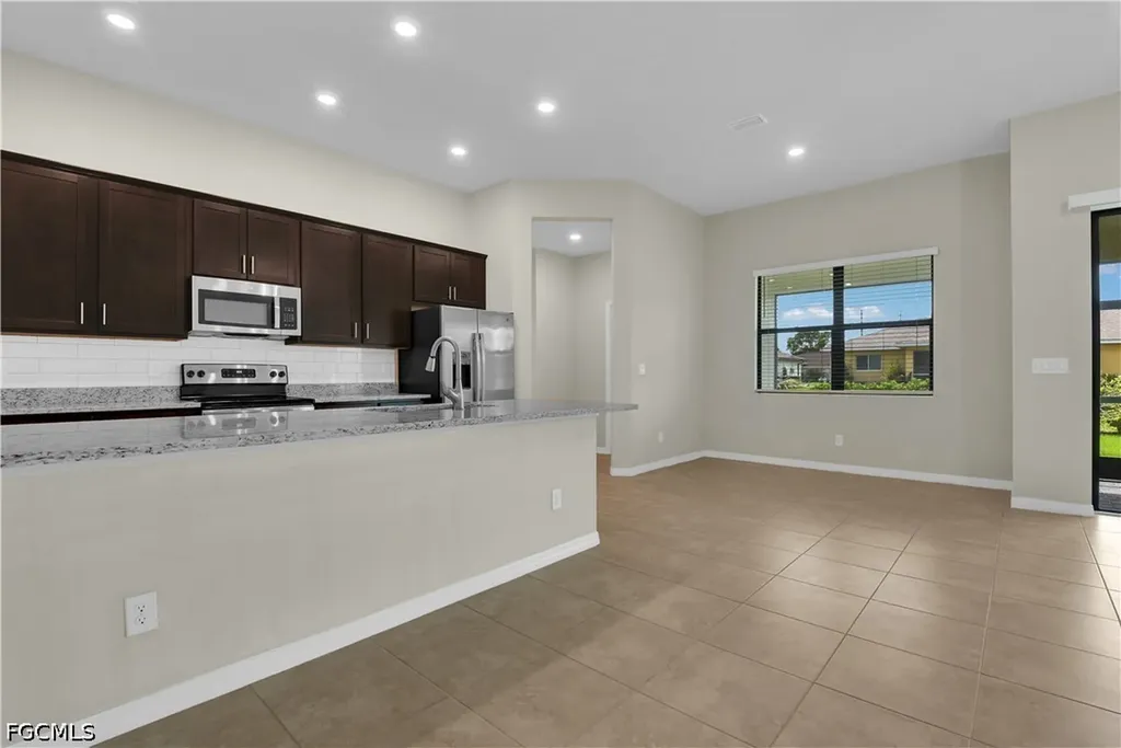 4128 NE 21st Avenue Cape Coral FL 33909