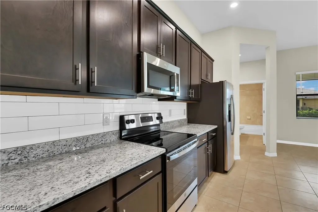4128 NE 21st Avenue Cape Coral FL 33909