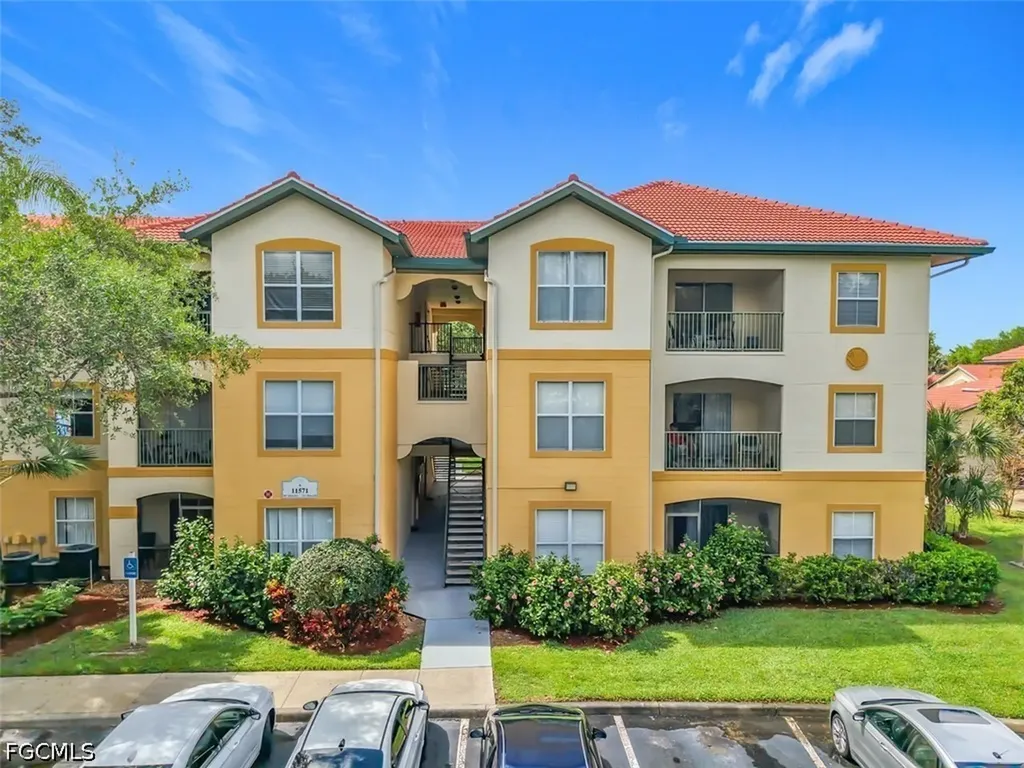 11571 Villa Grand Fort Myers FL 33913