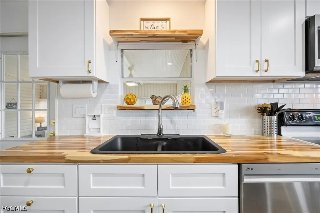 532 Palmer Boulevard North Fort Myers FL 33903