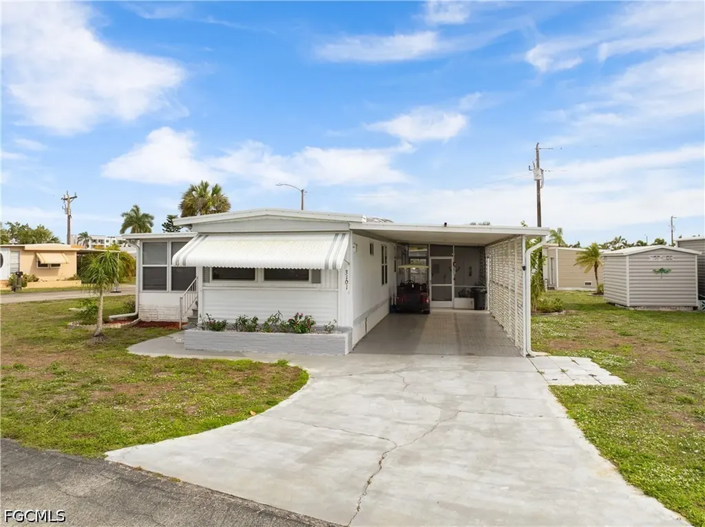 3101 Venus Lane North Fort Myers FL 33903