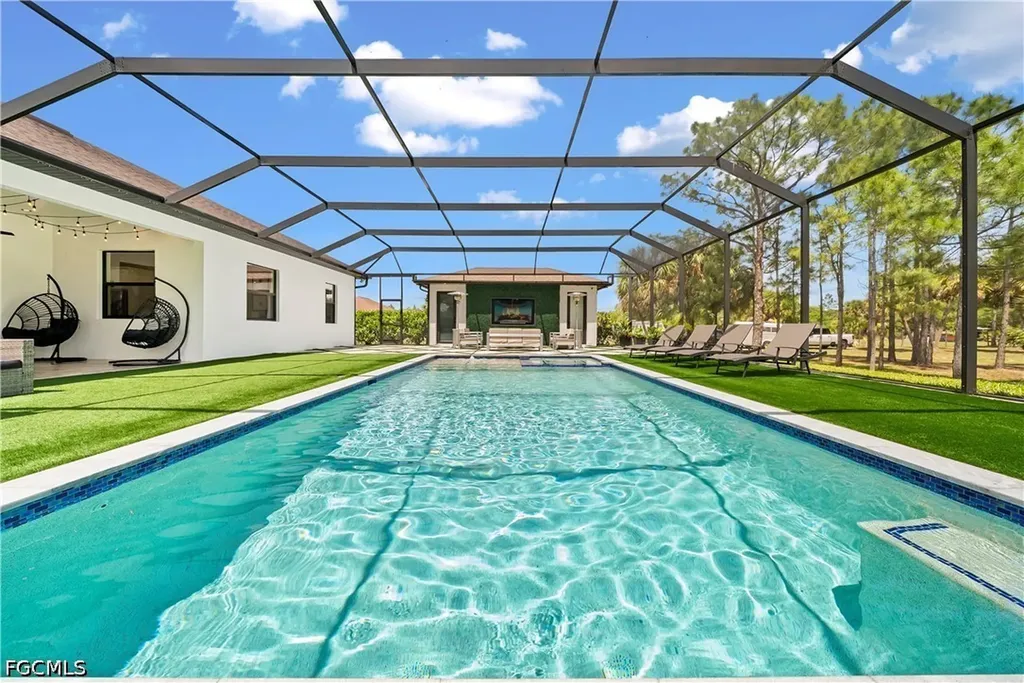 4498 8th Street NE Naples FL 34120
