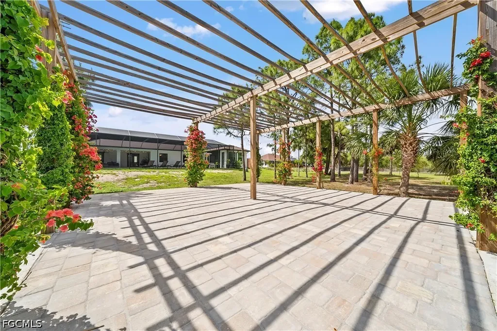 4498 8th Street NE Naples FL 34120