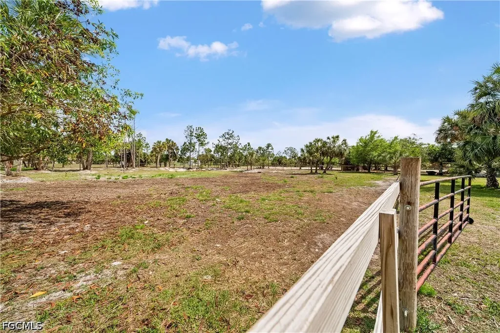 4498 8th Street NE Naples FL 34120