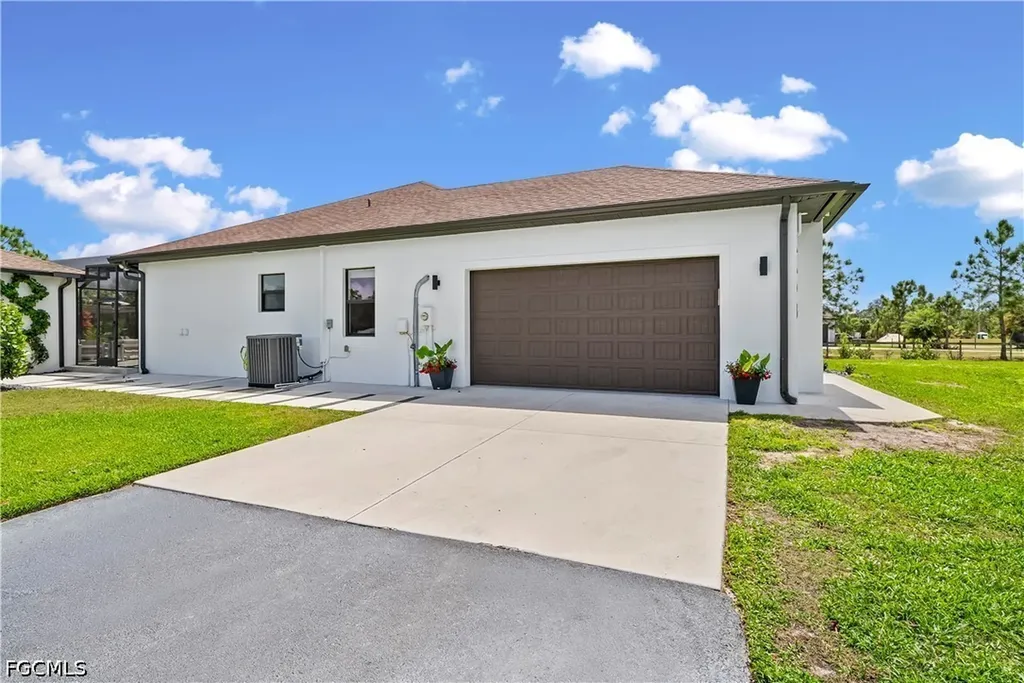 4498 8th Street NE Naples FL 34120