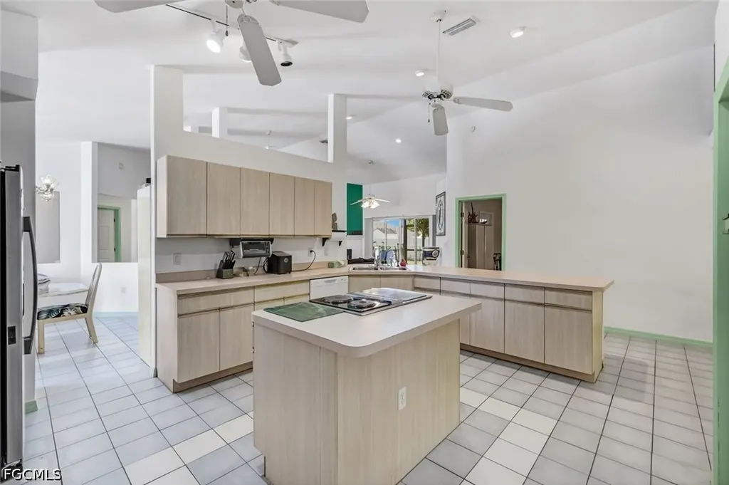 1208 SW 34th Street Cape Coral FL 33914