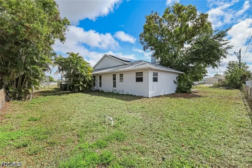 1208 SW 34th Street Cape Coral FL 33914