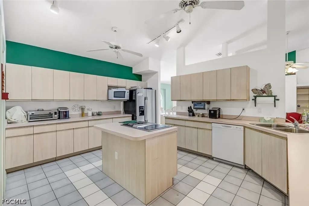 1208 SW 34th Street Cape Coral FL 33914