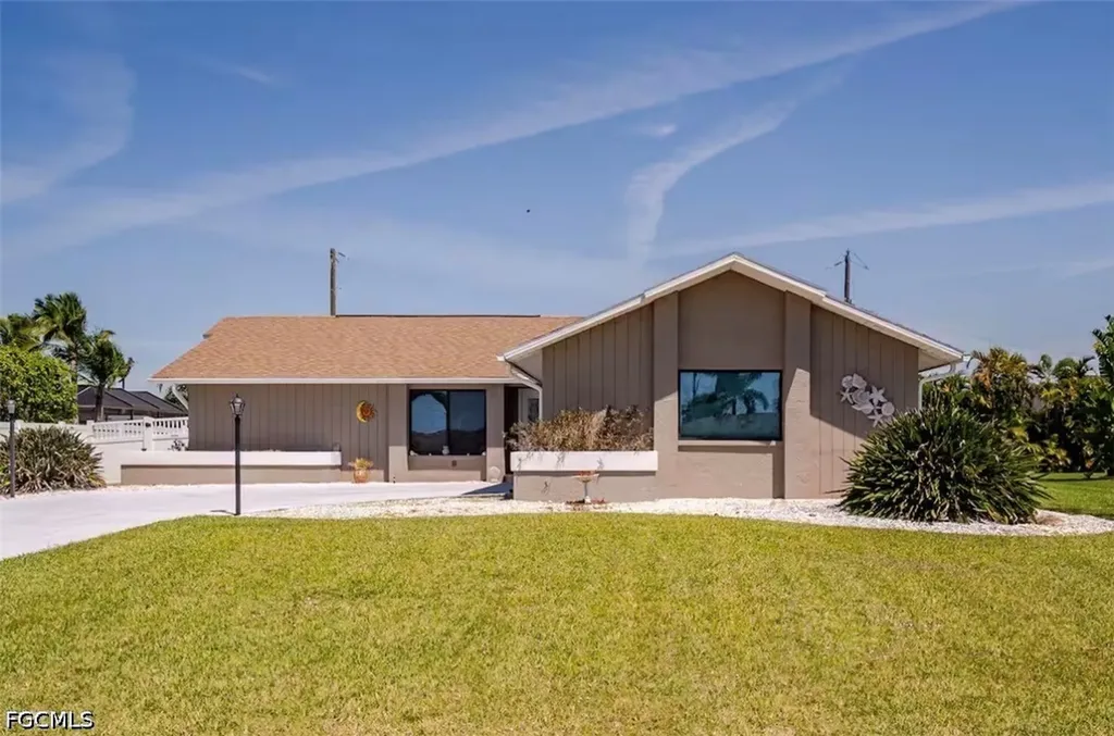 203 SE 43rd Terrace Cape Coral FL 33904