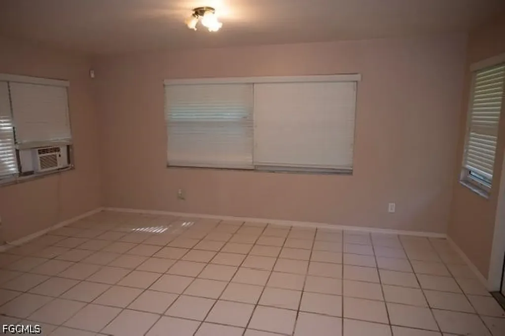 820 Tarpon Street Fort Myers FL 33916
