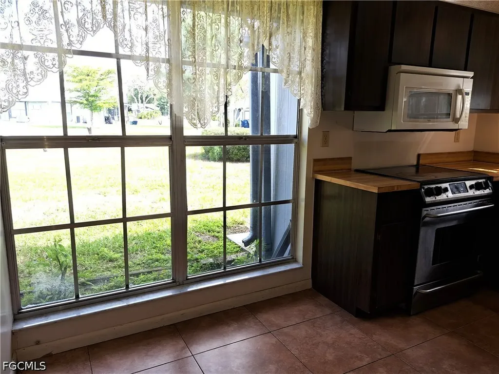 10525 Putnam Court Lehigh Acres FL 33936